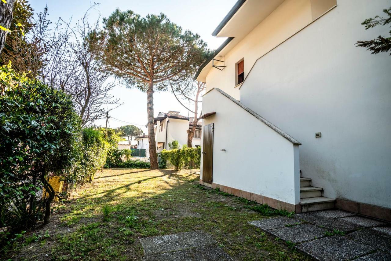 Agenzia Vear - Lido Di Volano Exteriör bild