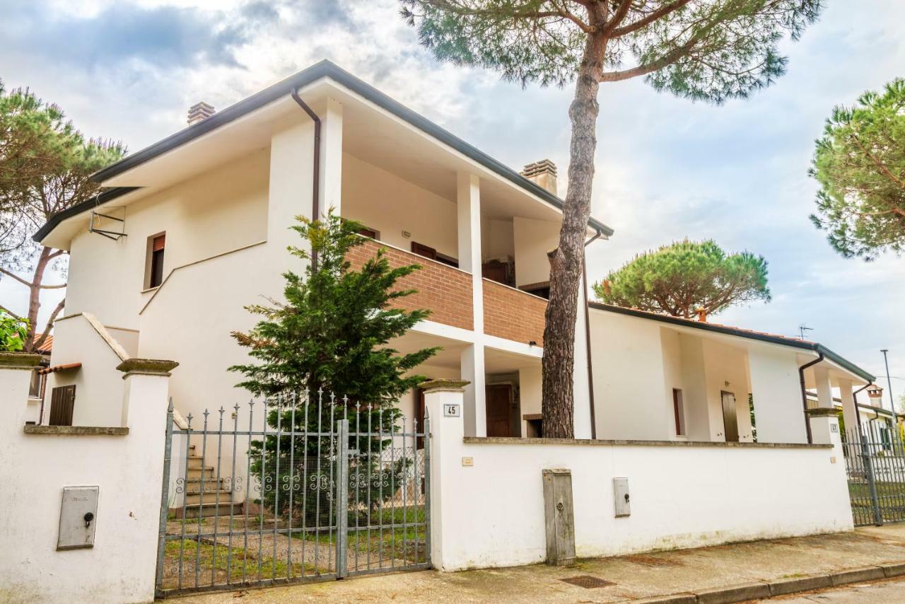 Agenzia Vear - Lido Di Volano Exteriör bild