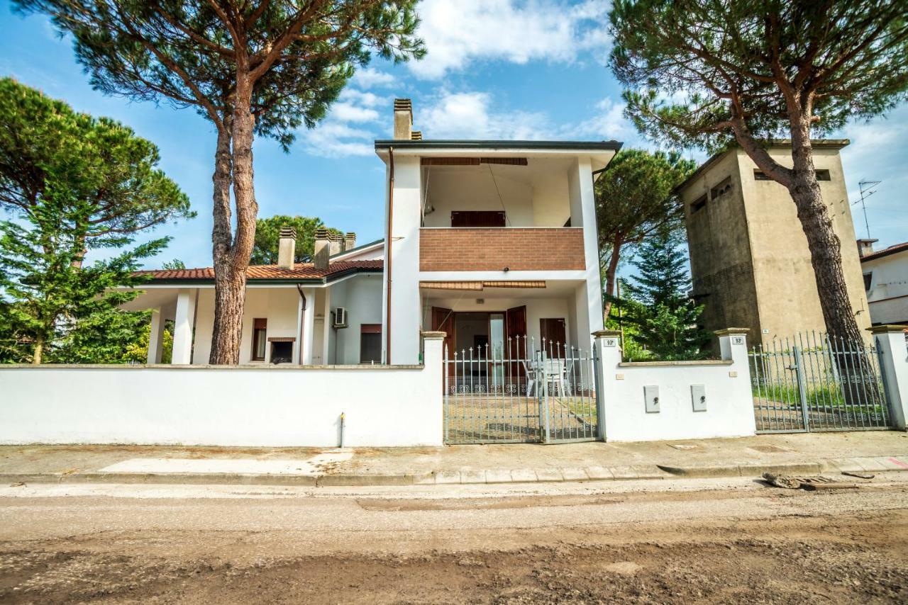Agenzia Vear - Lido Di Volano Exteriör bild